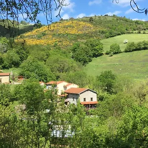 Les Trois Noyers Hébergement de vacances Tailhac