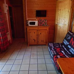 Les Châlets De Montorgueil Camping